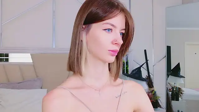 MeganMour online show from October 31, 5:03 pm