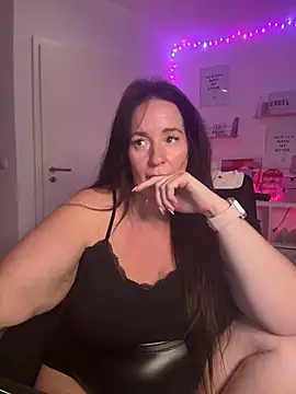 Snapshot of Engel_mia chatting on July 26, 8:49 pm Engel mia online show from July 26, 8:49 pm