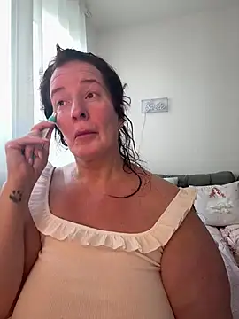 Snapshot of Engel_mia chatting on July 27, 10:22 am Engel mia online show from July 27, 10:22 am
