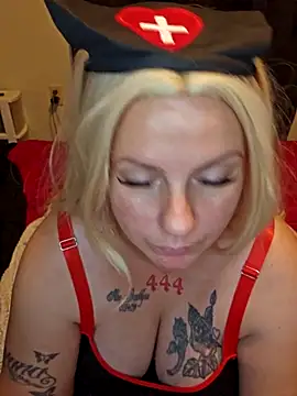 Snapshot of PeakabumPromo chatting on November 1, 12:34 am PeakabumPromo online show from November 1, 12:34 am