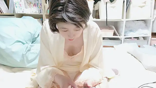 Snapshot of morikawa_sayaka chatting on May 5, 12:57 pm morikawa sayaka online show from May 5, 12:57 pm