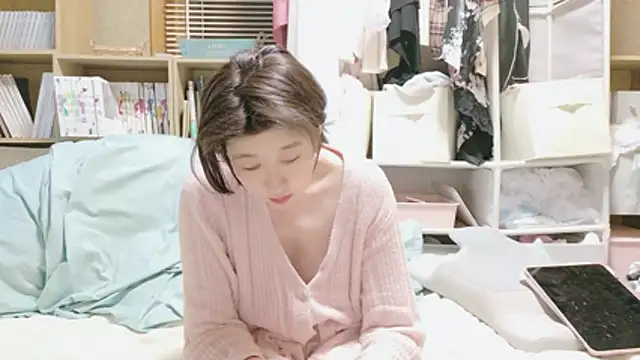 Snapshot of morikawa_sayaka chatting on May 15, 12:45 pm morikawa sayaka online show from May 15, 12:45 pm