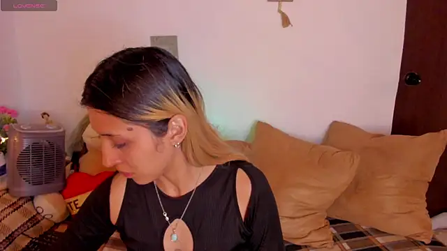 cuteweed420 online show from July 29, 3:37 am