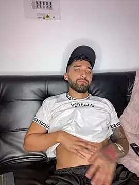 Snapshot of Sweet_and_caramel chatting on February 5, 4:25 pm Sweet and caramel online show from February 5, 4:25 pm