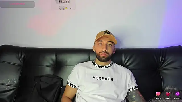 Snapshot of Sweet_and_caramel chatting on February 7, 10:20 pm Sweet and caramel online show from February 7, 10:20 pm