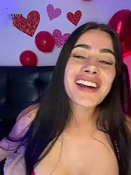 Snapshot of Sweet_and_caramel chatting on February 14, 11:53 pm Sweet and caramel online show from February 14, 11:53 pm