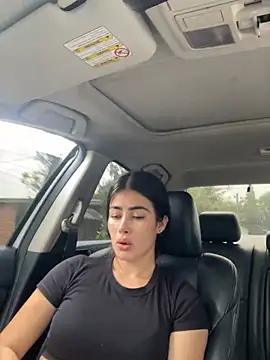 Snapshot of Sweet_and_caramel chatting on March 22, 6:25 pm Sweet and caramel online show from March 22, 6:25 pm