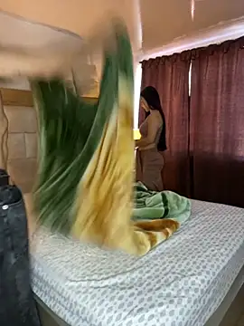 Snapshot of Sweet_and_caramel chatting on September 9, 3:22 pm Sweet and caramel online show from September 9, 3:22 pm