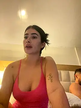 Snapshot of Sweet_and_caramel chatting on October 24, 10:39 pm Sweet and caramel online show from October 24, 10:39 pm