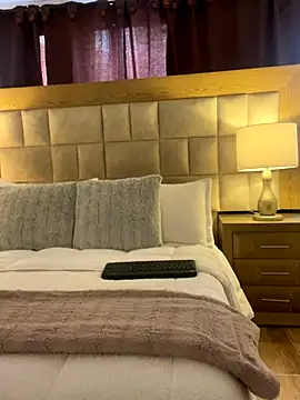 Snapshot of Sweet_and_caramel chatting on December 4, 2:59 pm Sweet and caramel online show from December 4, 2:59 pm