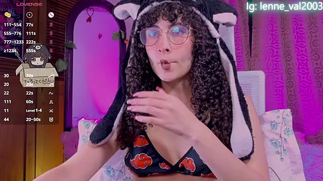 Snapshot of Lenneval1 chatting on September 9, 2:11 am Lenneval1 online show from September 9, 2:11 am