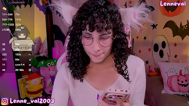 Snapshot of Lenneval1 chatting on October 5, 2:10 am Lenneval1 online show from October 5, 2:10 am