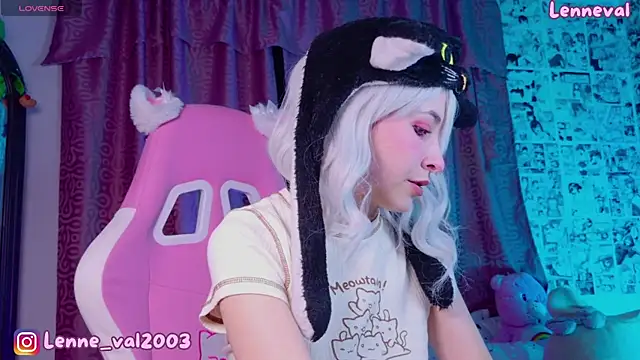 Snapshot of Lenneval1 chatting on November 22, 3:05 am Lenneval1 online show from November 22, 3:05 am