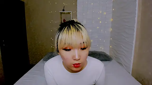 Milla Aheo online show from February 13, 4:08 am