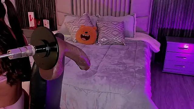 Lillyortiz online show from December 15, 8:02 pm