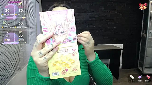 Snapshot of SaraBraun_ chatting on December 17, 12:22 pm SaraBraun online show from December 17, 12:22 pm