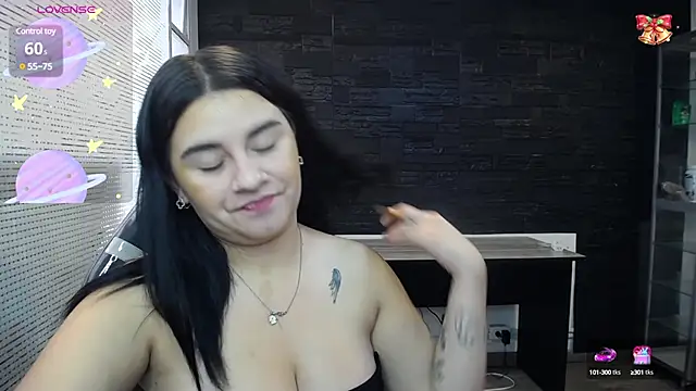 Snapshot of SaraBraun_ chatting on December 19, 2:24 pm SaraBraun online show from December 19, 2:24 pm