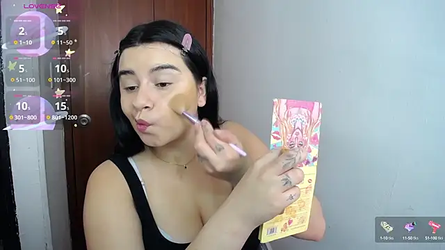 Snapshot of SaraBraun_ chatting on January 14, 2:43 pm SaraBraun online show from January 14, 2:43 pm