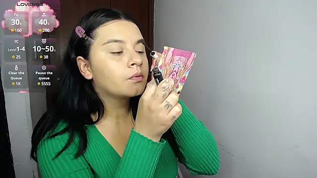 Snapshot of SaraBraun_ chatting on February 13, 3:03 pm SaraBraun online show from February 13, 3:03 pm