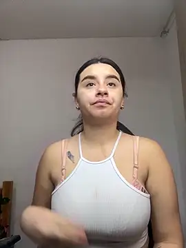 Snapshot of SaraBraun_ chatting on October 2, 4:47 pm SaraBraun online show from October 2, 4:47 pm