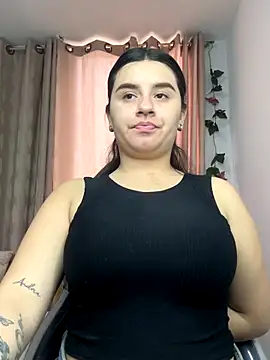 Snapshot of SaraBraun_ chatting on October 10, 6:29 pm SaraBraun online show from October 10, 6:29 pm