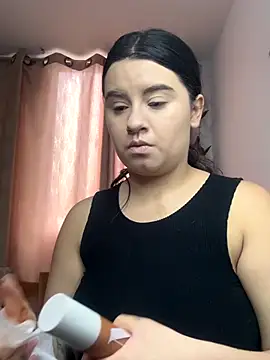 Snapshot of SaraBraun_ chatting on October 29, 4:42 pm SaraBraun online show from October 29, 4:42 pm