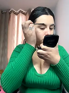 Snapshot of SaraBraun_ chatting on November 5, 4:40 pm SaraBraun online show from November 5, 4:40 pm