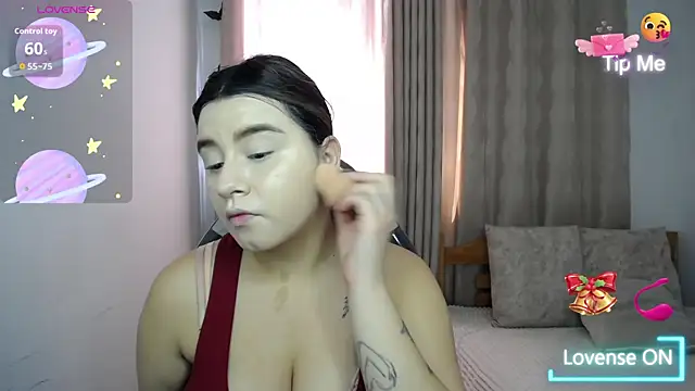 Snapshot of SaraBraun_ chatting on December 4, 4:48 pm SaraBraun online show from December 4, 4:48 pm