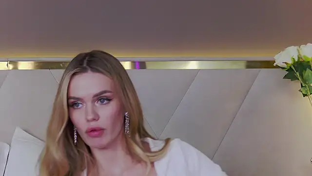 KristinaMaers online show from February 8, 11:55 pm