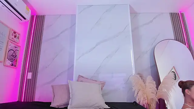 Chlooee   online show from January 21, 1:29 am