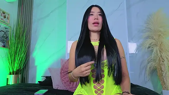 Chlooee   online show from May 4, 2:29 am