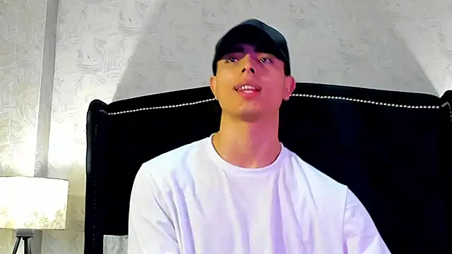 Snapshot of JoshRashfordd chatting on February 10, 6:03 pm JoshRashfordd online show from February 10, 6:03 pm