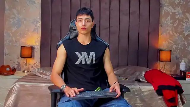 Snapshot of JoshRashfordd chatting on March 8, 11:48 am JoshRashfordd online show from March 8, 11:48 am