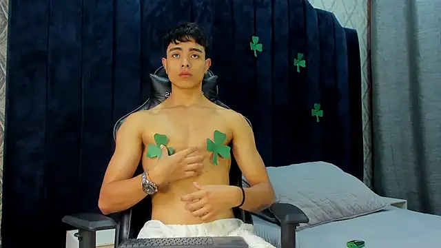 Snapshot of JoshRashfordd chatting on March 15, 2:45 pm JoshRashfordd online show from March 15, 2:45 pm