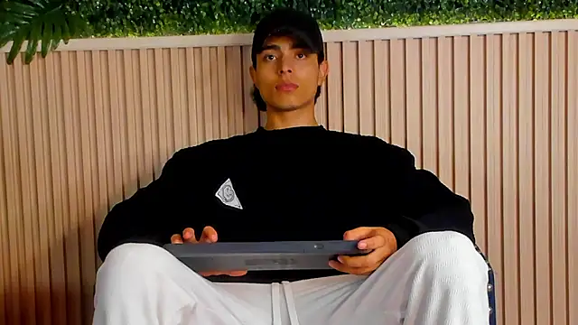 Snapshot of JoshRashfordd chatting on September 28, 11:48 am JoshRashfordd online show from September 28, 11:48 am