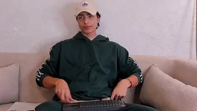 Snapshot of JoshRashfordd chatting on October 11, 10:52 pm JoshRashfordd online show from October 11, 10:52 pm