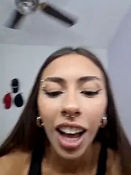 Snapshot of Jazmin-Cerezita chatting on March 6, 2:19 am Jazmin-Cerezita online show from March 6, 2:19 am