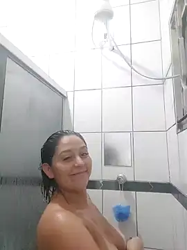 baixinhaloira online show from January 13, 1:34 am