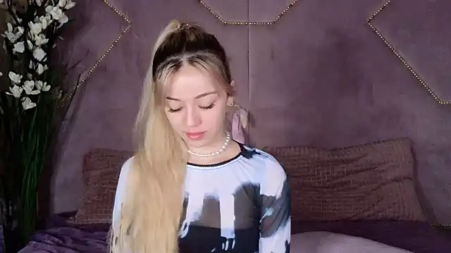 STELLA RICH online show from February 10, 9:04 pm