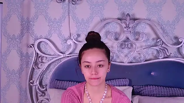 STELLA RICH online show from November 17, 11:05 am