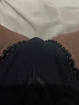 Snapshot of Gordelicia03 chatting on November 23, 4:34 am Gordelicia03 online show from November 23, 4:34 am