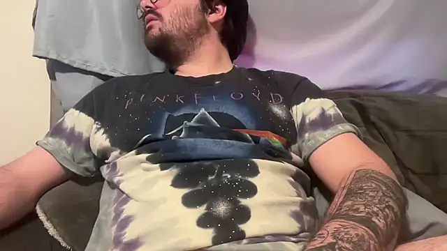 underthesun16 online show from April 21, 4:12 pm