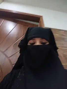 Snapshot of Aafreen_36 chatting on June 16, 2:47 am Aafreen 36 online show from June 16, 2:47 am