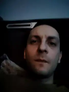 Snapshot of Kondzio chatting on December 28, 12:04 am Kondzio online show from December 28, 12:04 am