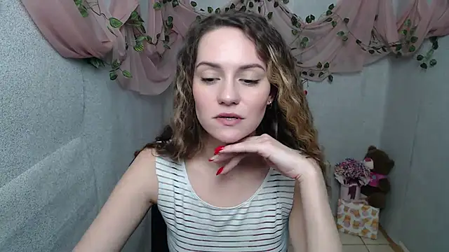 Snapshot of Lina_Star_S chatting on December 26, 10:37 am Lina Star S online show from December 26, 10:37 am