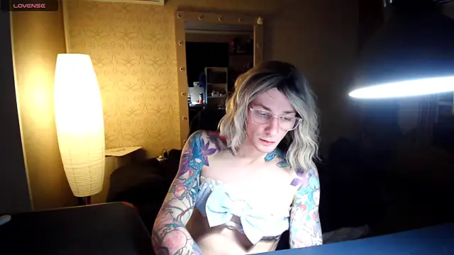 Julia dolls online show from November 14, 5:55 pm