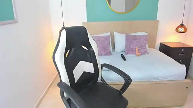 linda rios  online show from February 6, 2:11 am