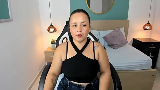 linda rios  online show from February 14, 7:02 pm