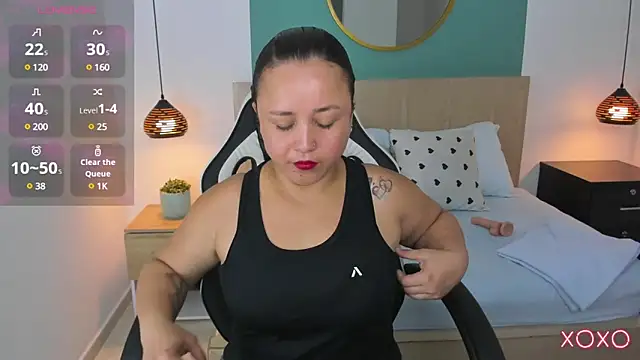 linda rios  online show from March 13, 7:06 pm