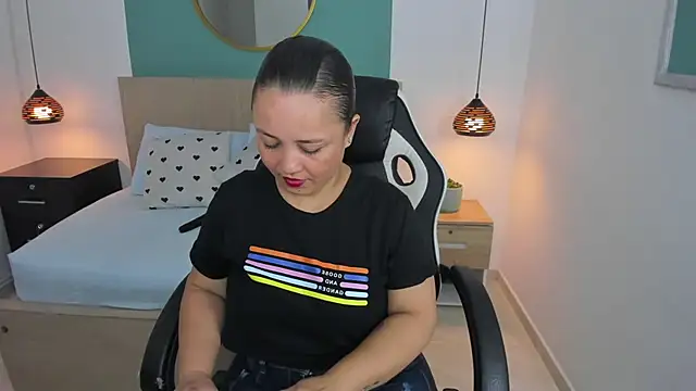 linda rios  online show from March 20, 7:25 pm